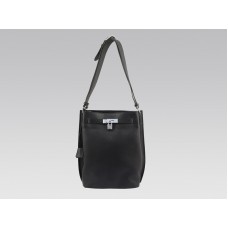 Hermès So Kelly 22 cm-es Clemence Fekete Karkötő