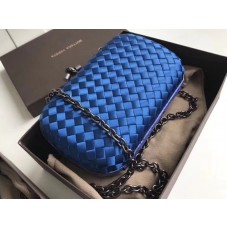 Bottega Veneta csomós kuplung Boucher Intreccio kék színben