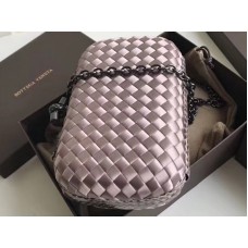 Bottega Veneta csomós kuplung Boucher Intreccio világoslila színben
