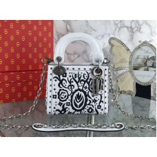 Dior Mini Lady Dior Hímzett Táska Fehér